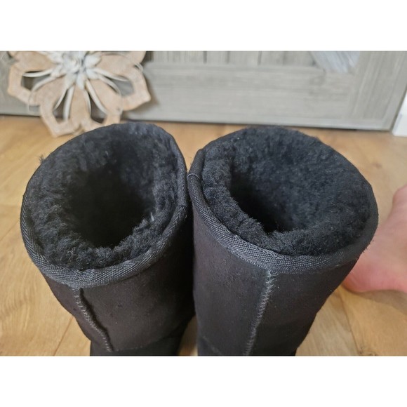 Ugg Australia Women's 5825 Classic Short Sheepskin Boots Black Size 7M - Picture 6 of 9